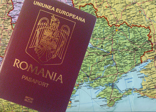 Буковинець прийшов голосувати з румунським паспортом – ОПОРА