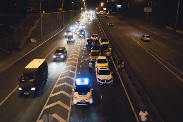 У Києві на проспекті Перемоги зіткнулися 7 автівок