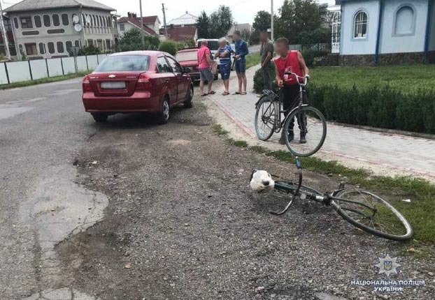 На Буковині водій Шевроле збив 75-річну велосипедистку