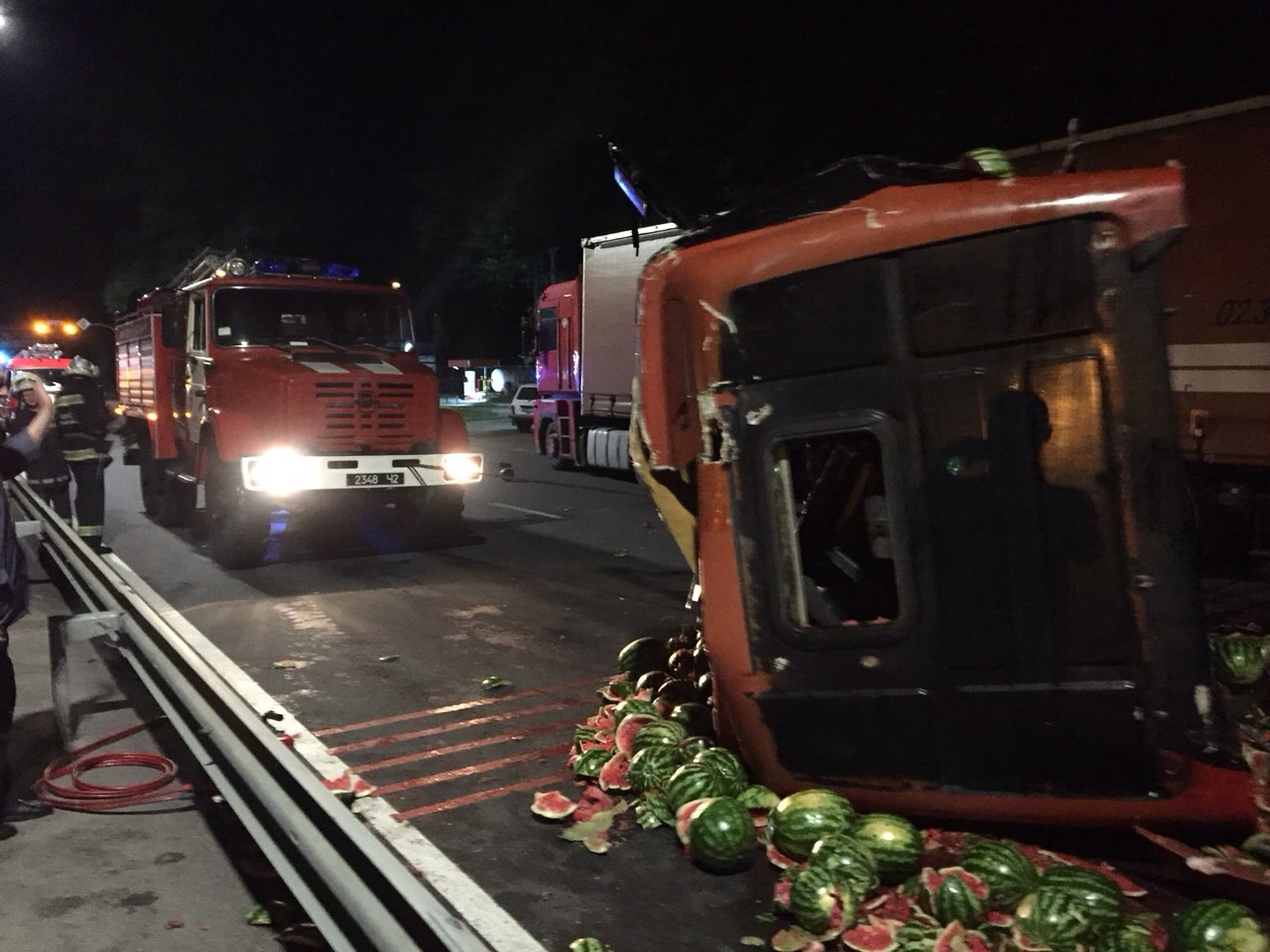 На Вінниччині зіткнулися три вантажівки, є загиблий
