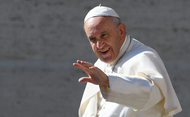 Папа Франциск знову закликає молитися за мир в Україні