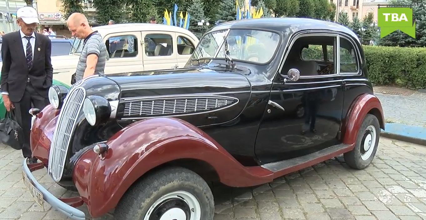 24 серпня вулицями Чернівців проїдуть 40 рідкісних автівок