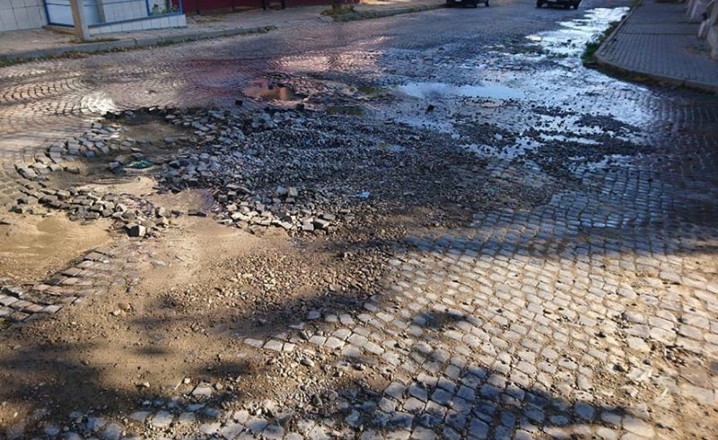 У Чернівцях на вулиці Шевченка замінять частину водопровідної труби