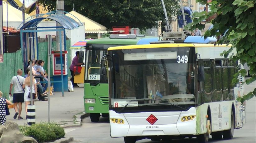 У Чернівцях деякі тролейбуси та автобуси тимчасово змінять маршрут курсування