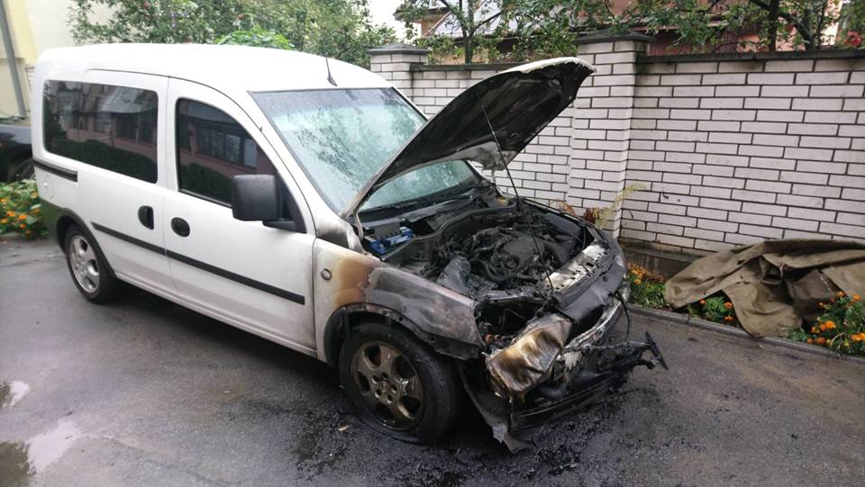У поліції повідомили результати однієї з експертиз загорання автомобіля Обшанського
