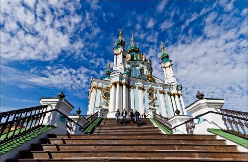 У Києві намагалися підпалити Андріївську церкву
