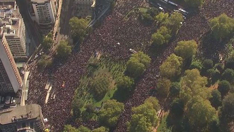 У Лондоні близько 700 тисяч британців вийшли на демонстрацію проти Brexit (відео)