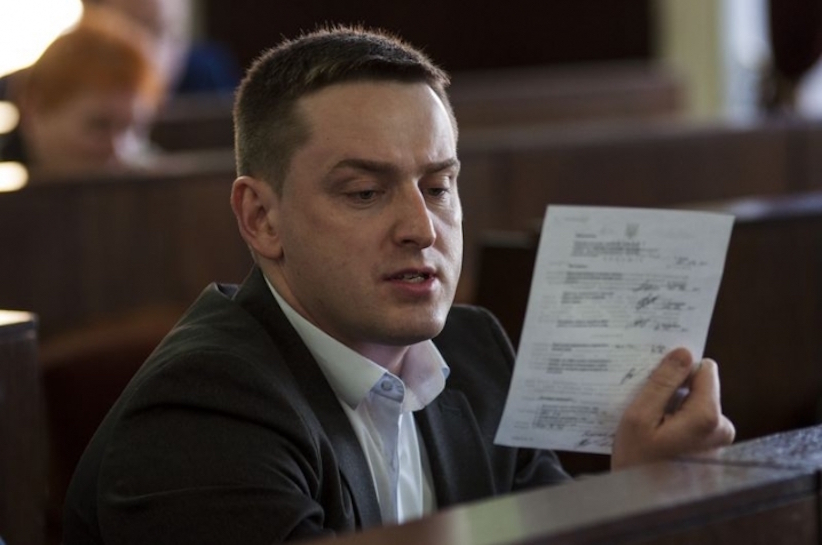 У Чернівцях суд зупинив провадження Бешлея проти Романа Клічука