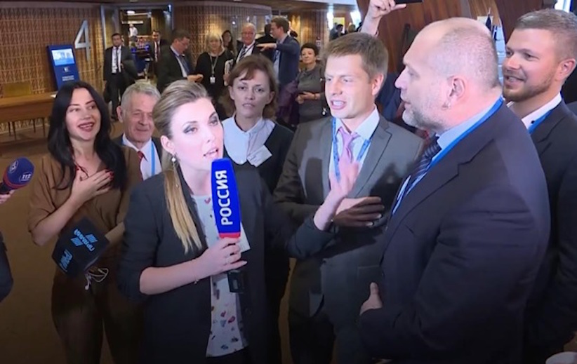 Народні депутати України заспівали державний гімн в ефірі росТВ (відео)