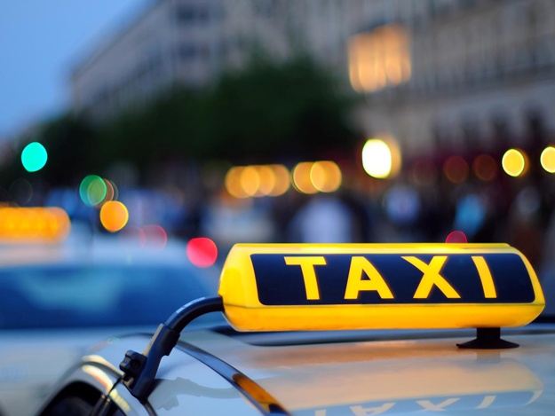Вечері сьогодні всі служби таксі переходять на подвійну тарифікацію