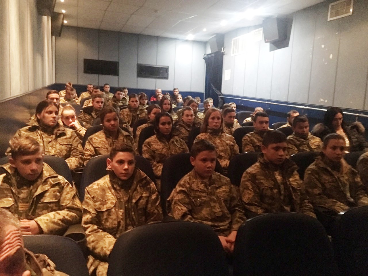 УСБУ в Чернівецькій області організувало перегляд патріотичного фільму для учнів військового ліцею