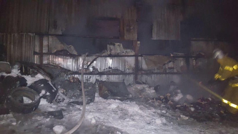Пожежа: у Чернівцях горить ринок на вулиці Удонова – фото