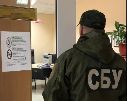 На хабарі затримано посадовця державної міграційної служби Чернівців – СБУ