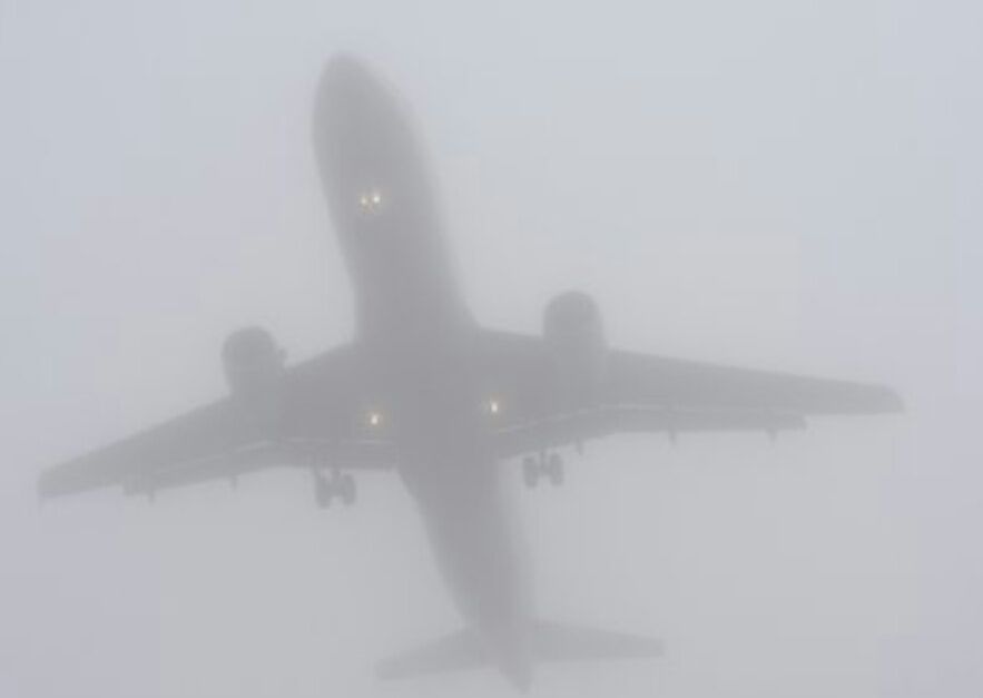Зліт в тумані: чернівецький аеропорт пройшов “бойове хрещення”