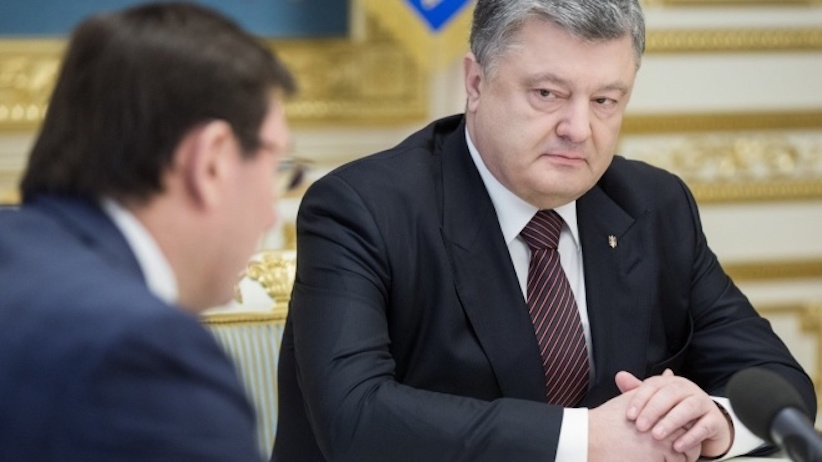 Президент відхилив заяву про звільнення Луценка, бо нема голосів за його відставку