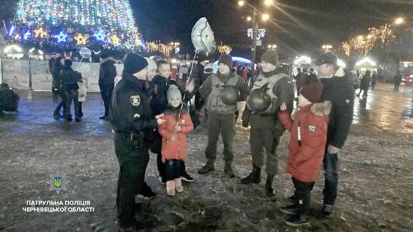 Буковинські патрульні на новорічні свята працюватимуть у посиленому режимі