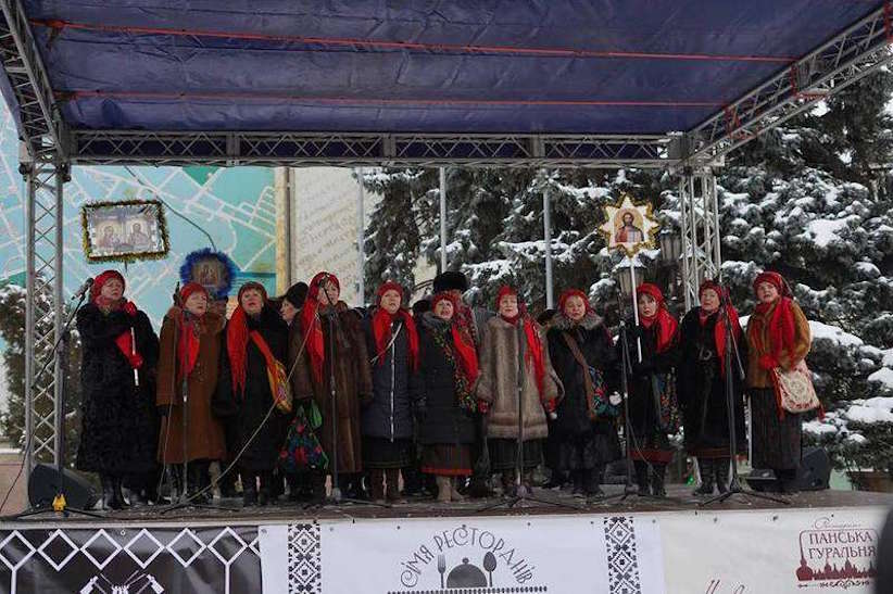 У Чернівцях колядують: відбувся фестиваль “Майданівські колядки” (відео)