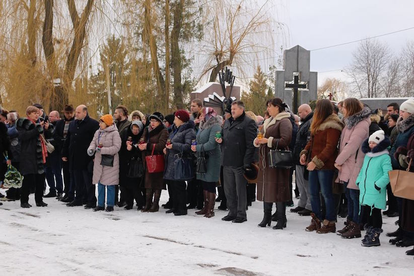 У Чернівцях відбулася поминальна панахида за загиблими на Майдані Героями Небесної сотні