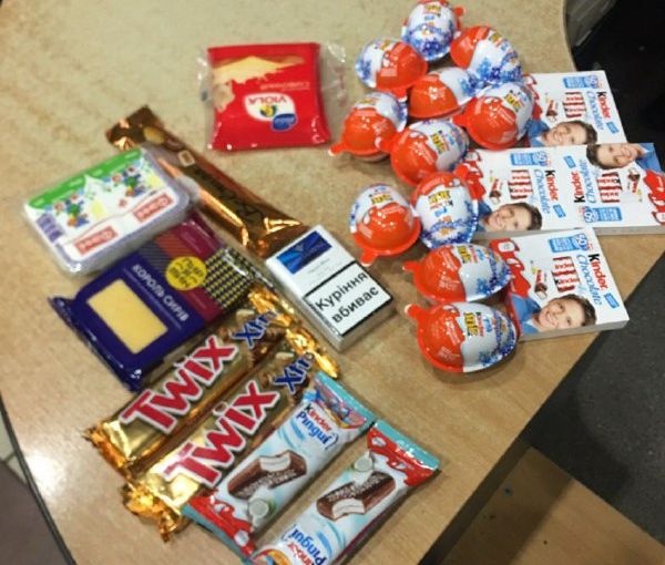 У Чернівцях чоловік викрав з гіпермаркету солодощі на понад 500 грн – поліція