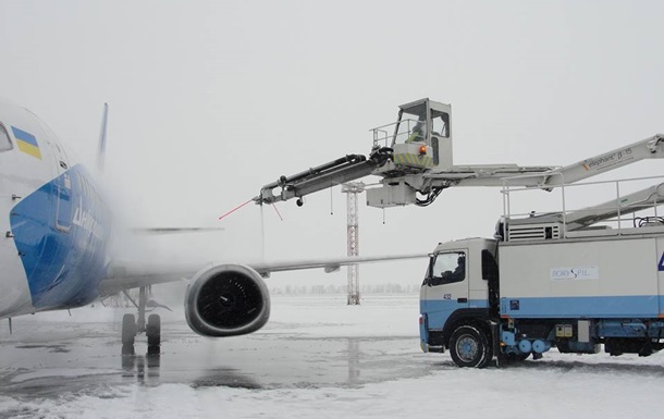 В аеропорту “Бориспіль” через негоду затримують рейси