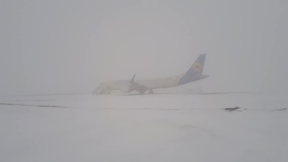 29 січня через туман знову затримали літак Чернівці-Київ