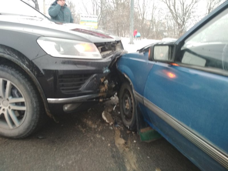 Чергова ДТП у Чернівцях: на Руській зіткнулися дві автівки