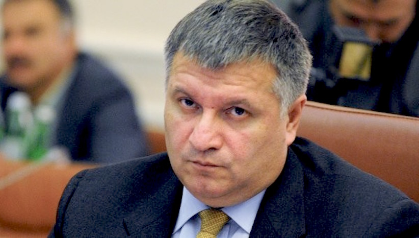 Офіс Президента контратакує фейками: Арсен Аваков заявив, що не створює з Разумковим спільну партію