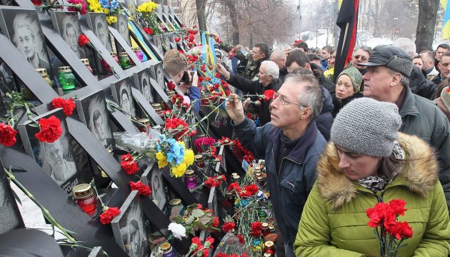 Сьогодні в Україні відзначають День Героїв Небесної Сотні