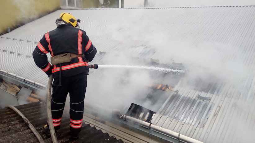 Врятували 14 людей: на Буковині за минулу добу загасили 3 пожежі