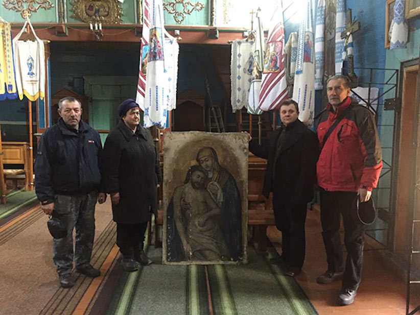 Чернівчанин повернув церкві на Львівщині ікону XVII століття, яку вважали зниклою