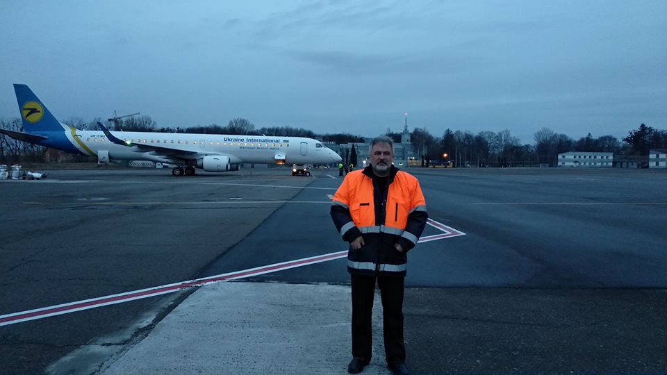 Директору аеропорту “Чернівці” присвоїли звання “Заслужений працівник транспорту України”