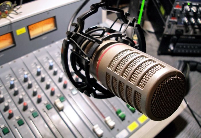 В Україні нелегальна радіостанція транслювала “русскій шансон”