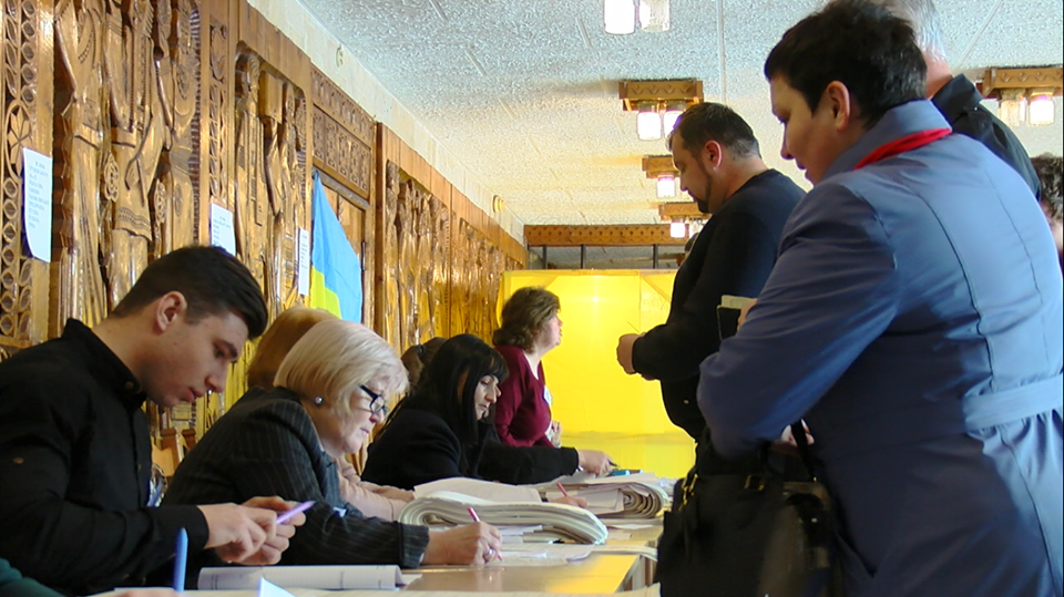 На Буковині станом на 15:00 проголосували майже 36% виборців
