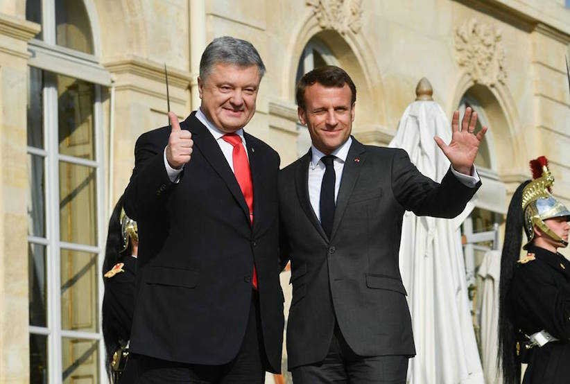 Президент Франції зустрівся з Петром Порошенком