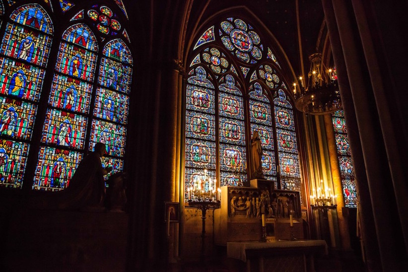Знамениті вітражі собору Паризької Богоматері уціліли в пожежі
