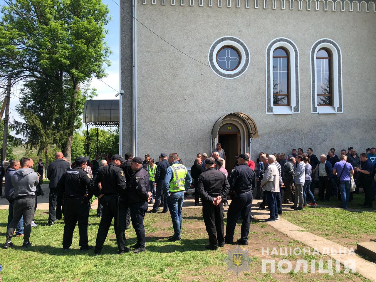 Чий храм? У селі Товтри поліція розслідує інцидент на території церкви