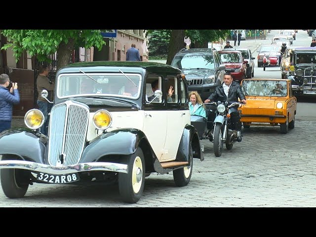Фестиваль Bukovina Old Car 2019 вперше відбувся у Чернівцях