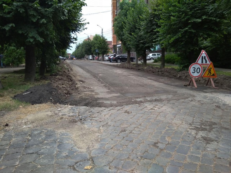 У Чернівцях відбувається самовільний ремонт вулиці Щербанюка (фото)