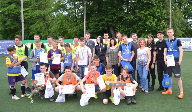 У Чернівцях з нагоди Дня захисту дітей відбувся турнір з міні-футболу