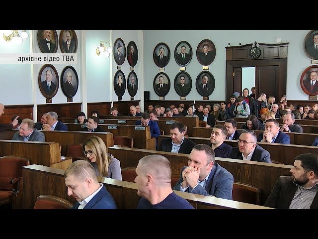 Хто із депутатів Чернівецької міськради прогулює найбільше засідань сесії