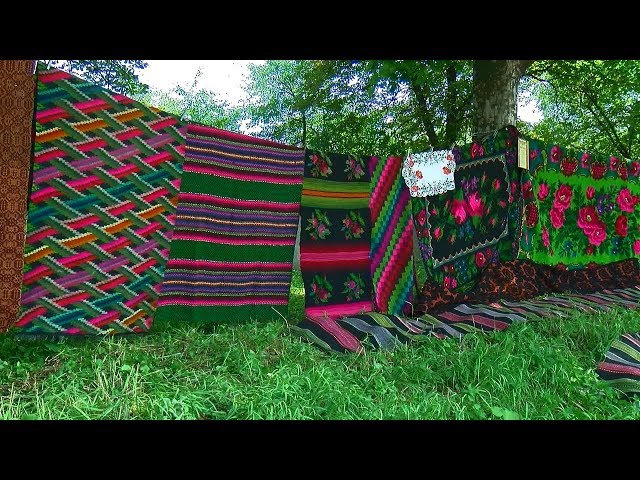 Автентичні ткані килими демонстрували на фестивалі у Кельменцях