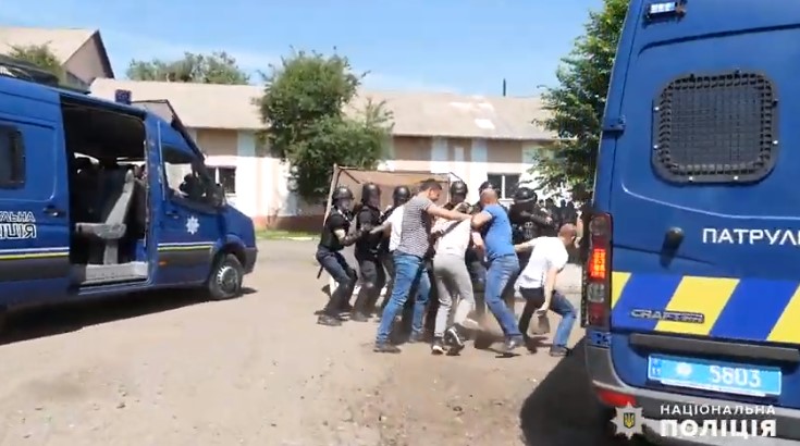 На Буковині поліцейські провели навчання до виборів у Верховну Раду (відео)