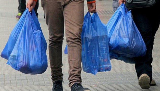 В Україні подорожчають пластикові пакети