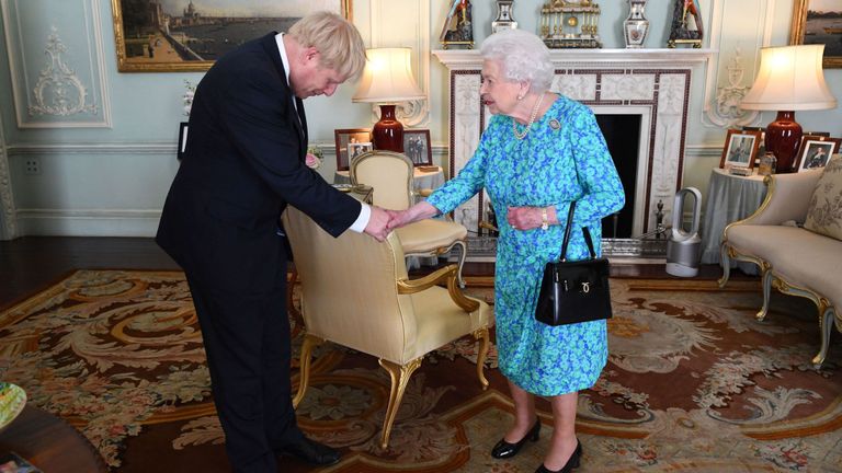 Джонсон попросив королеву призупинити роботу парламенту