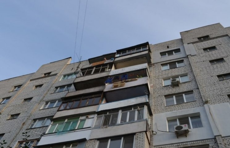 Випав з балкону: у Чернівцях загинув 36-річний чоловік
