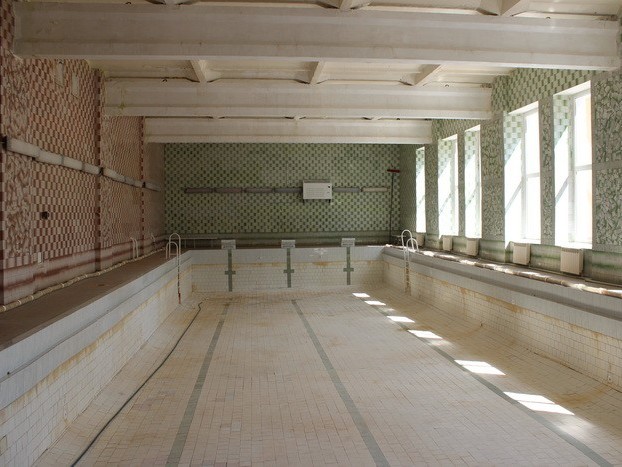 У Чернівцях розпочався ремонт у басейні школи №27
