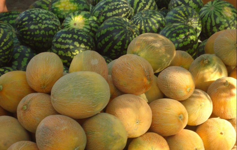 З ринків Буковини вилучили понад 1000 кг ягід та фруктів