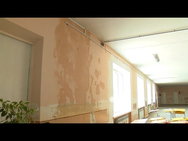 У Чернівецькій школі №22 через неякісний ремонт дощем залило класи