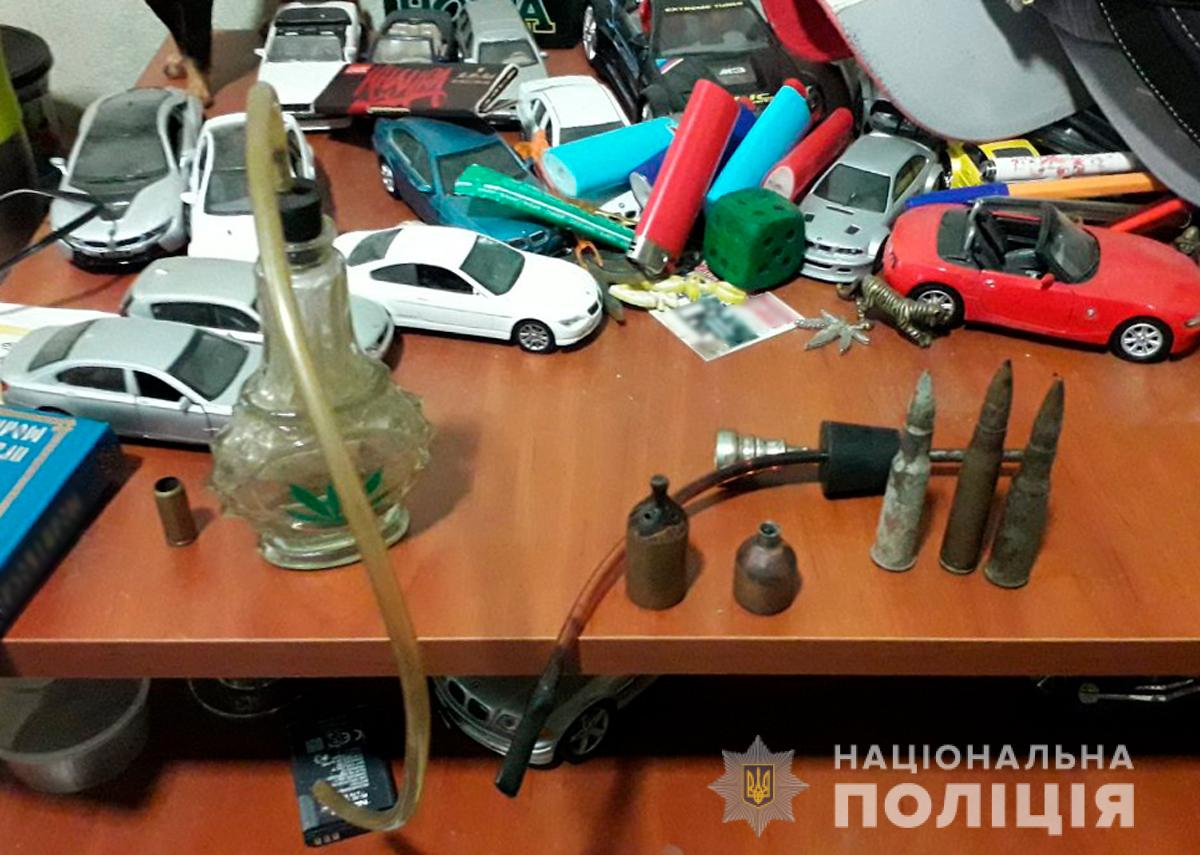 У жителя Новодністровська вилучили кілограм канабісу – поліція
