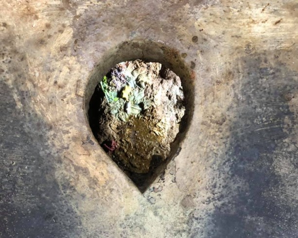 Дірка в туалеті у формі геомітки: Майкл Щур побував у Хотинській фортеці